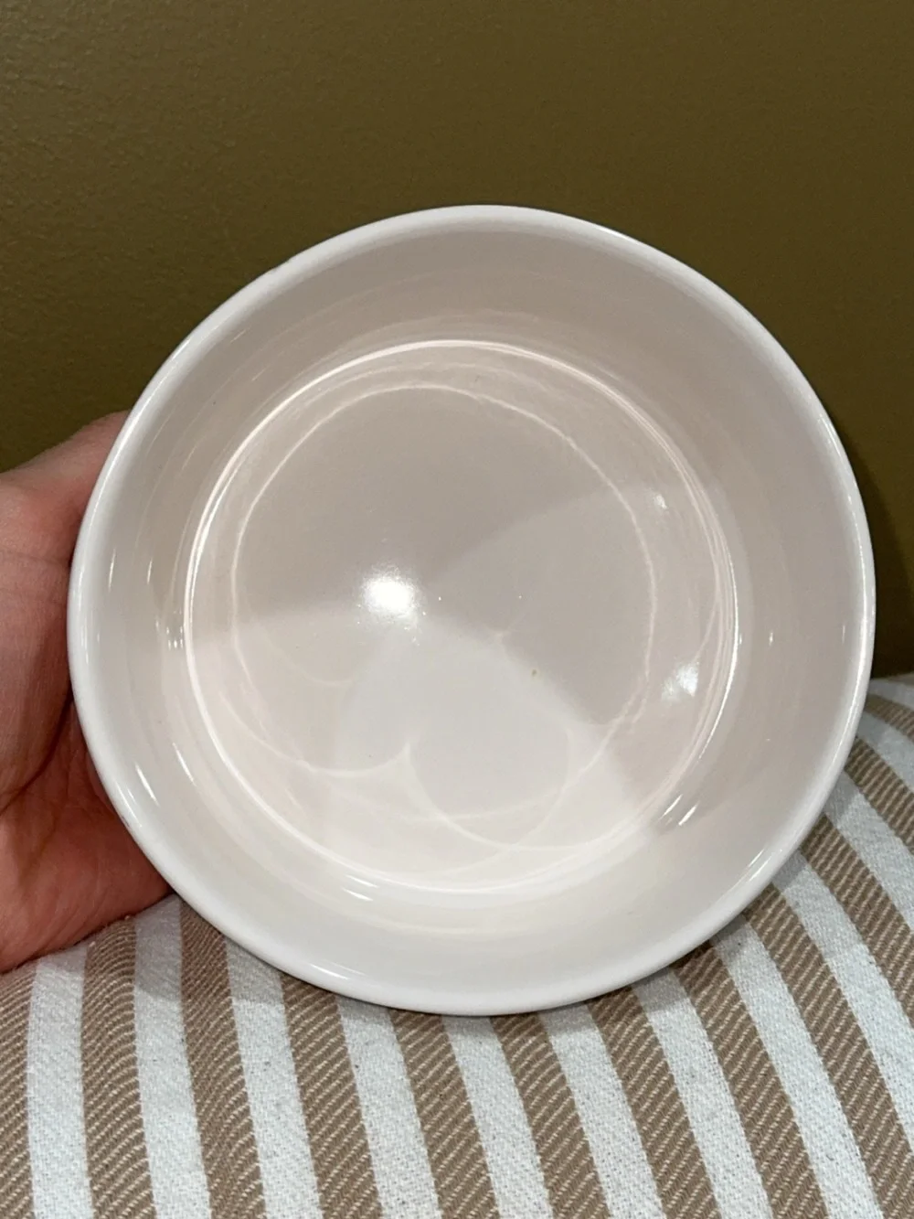 NWT Rae Dunn 6”W x 3”H Ceramic White Round ‘Eat Up’ Pet Dog Food Bowl Dish